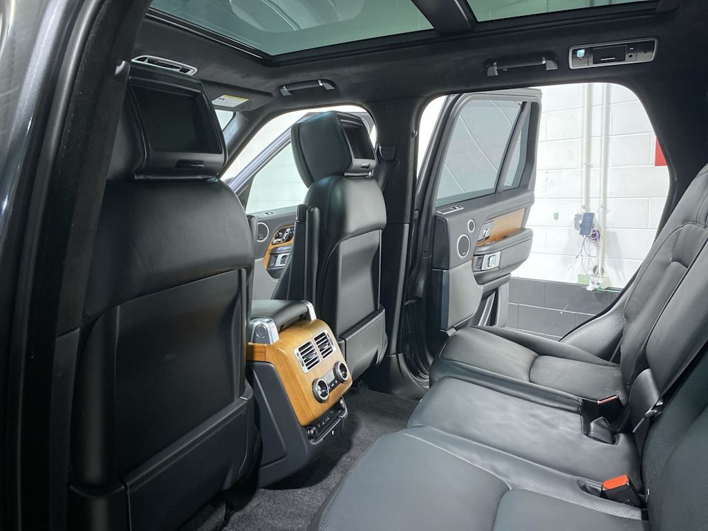 Thumbnail: 2018 Land Rover Range Rover - 12