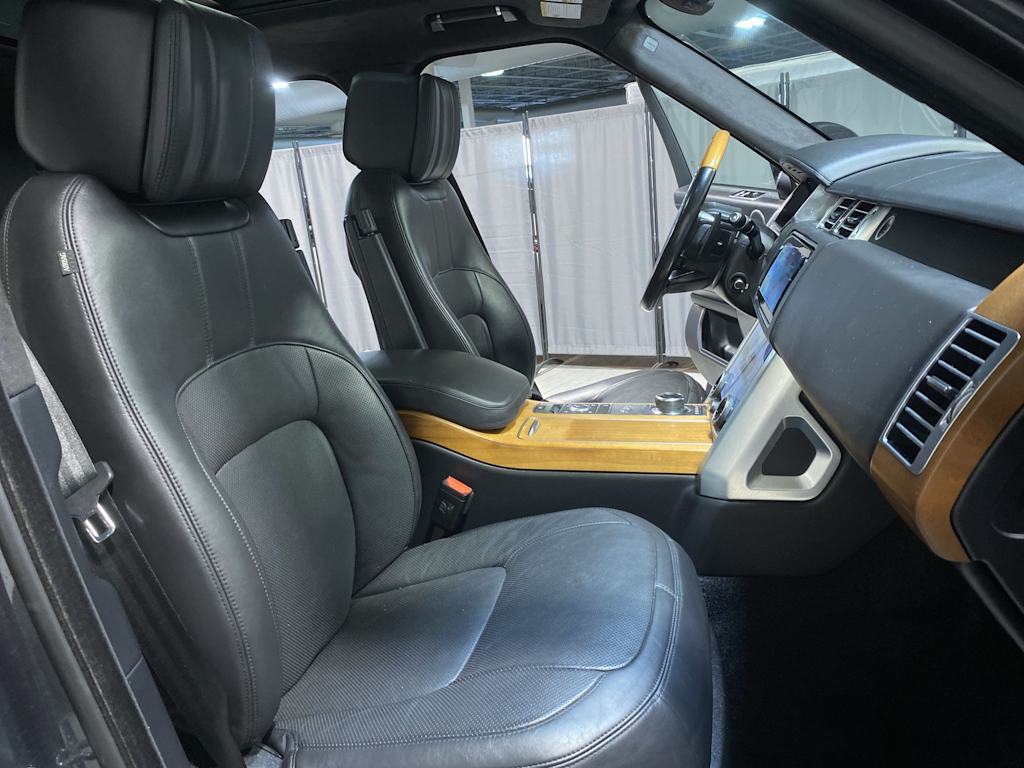 Thumbnail: 2018 Land Rover Range Rover - 19