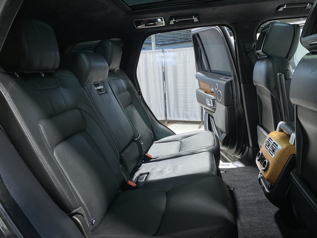 Thumbnail: 2018 Land Rover Range Rover - 18
