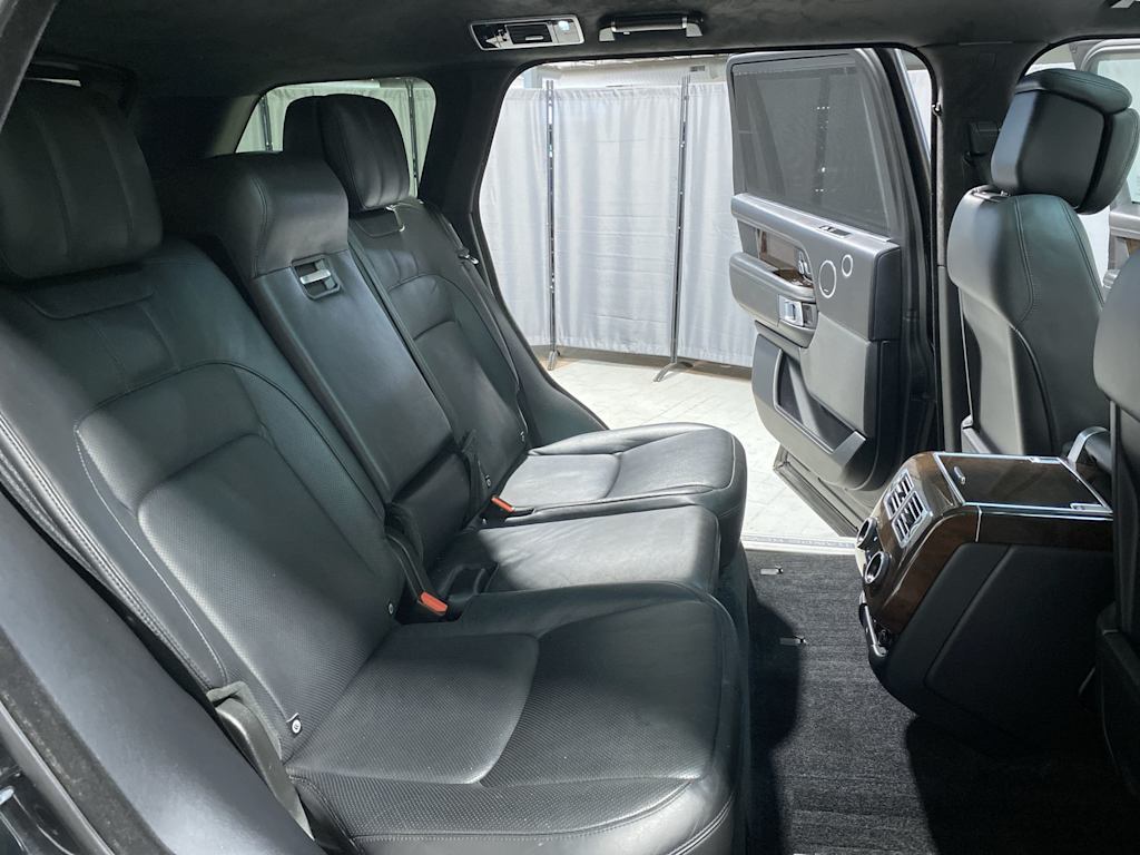 Thumbnail: 2019 Land Rover Range Rover - 18