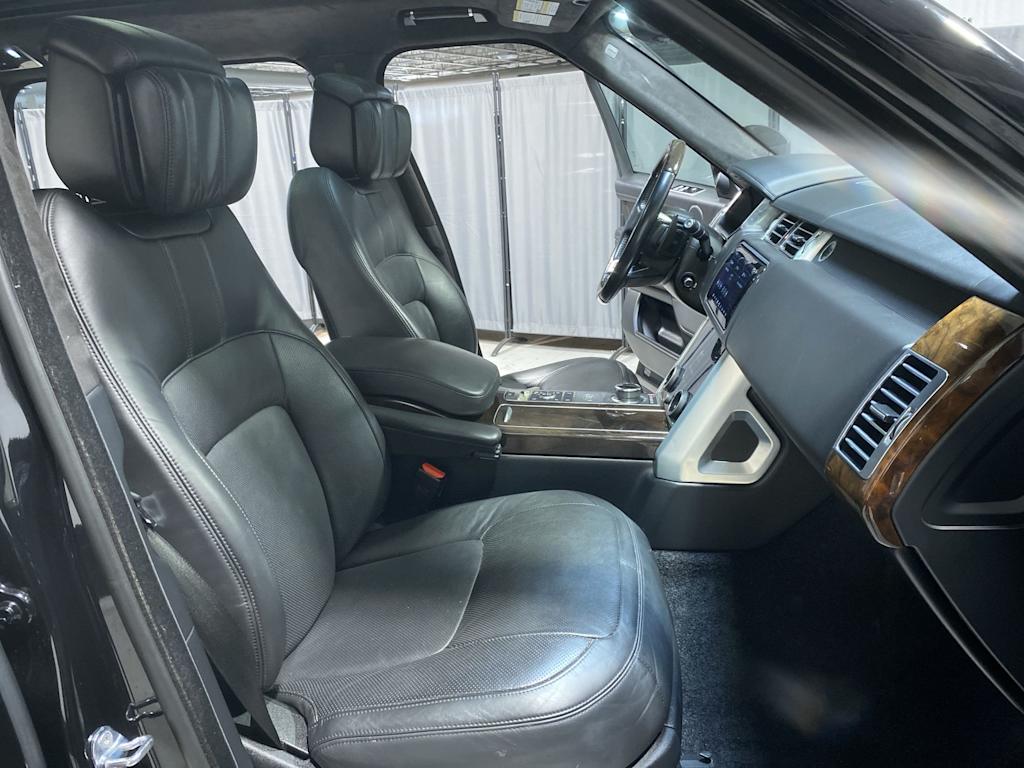Thumbnail: 2019 Land Rover Range Rover - 19