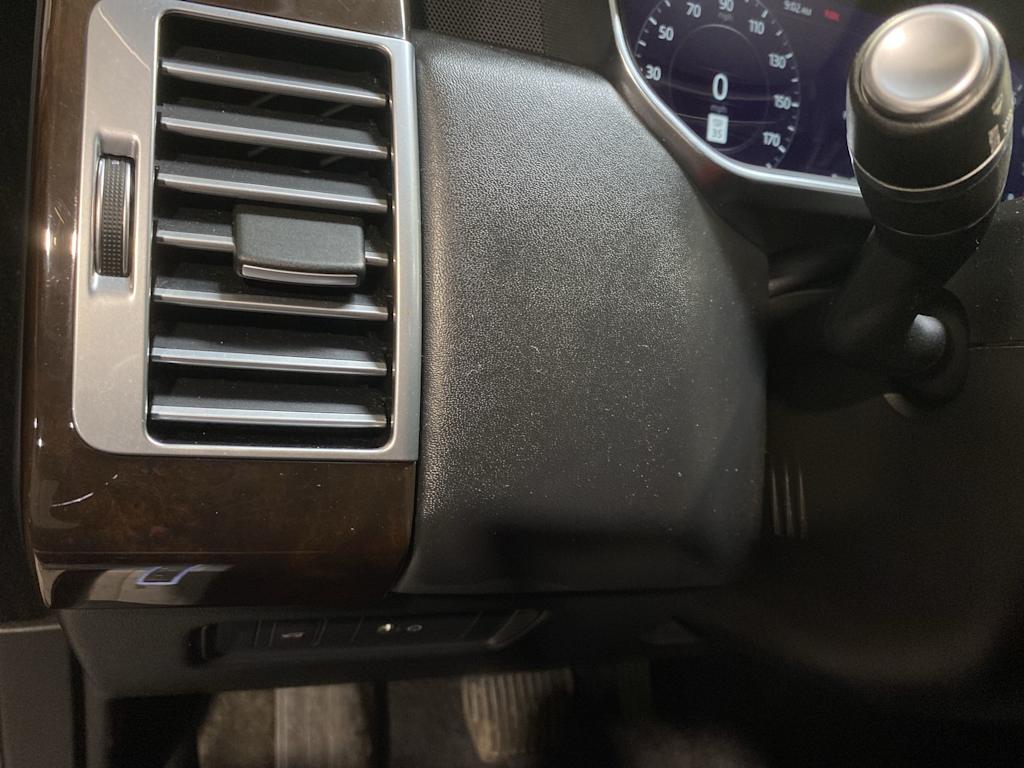 Thumbnail: 2019 Land Rover Range Rover - 24