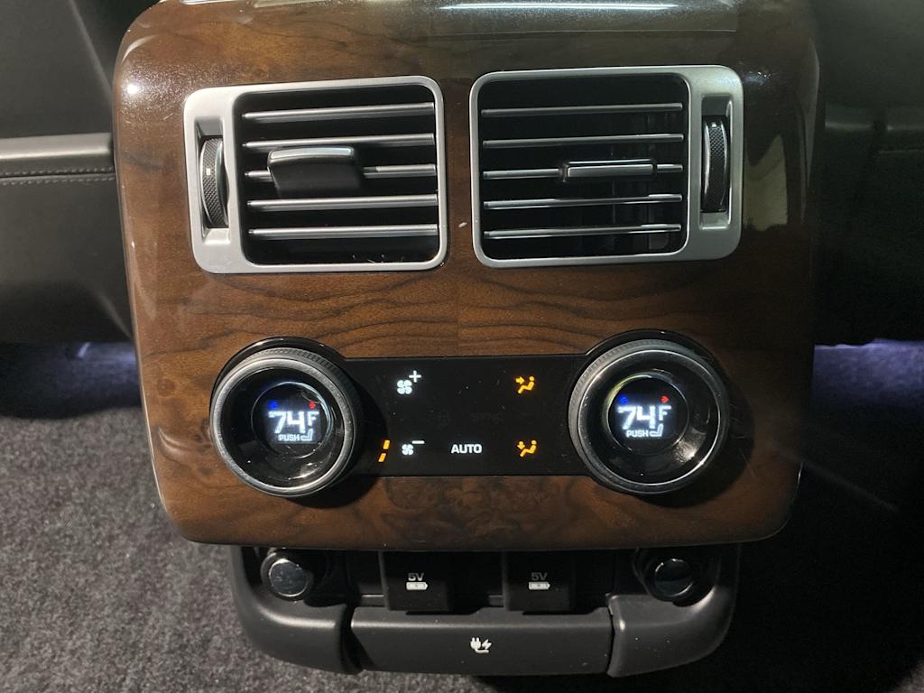 Thumbnail: 2019 Land Rover Range Rover - 25