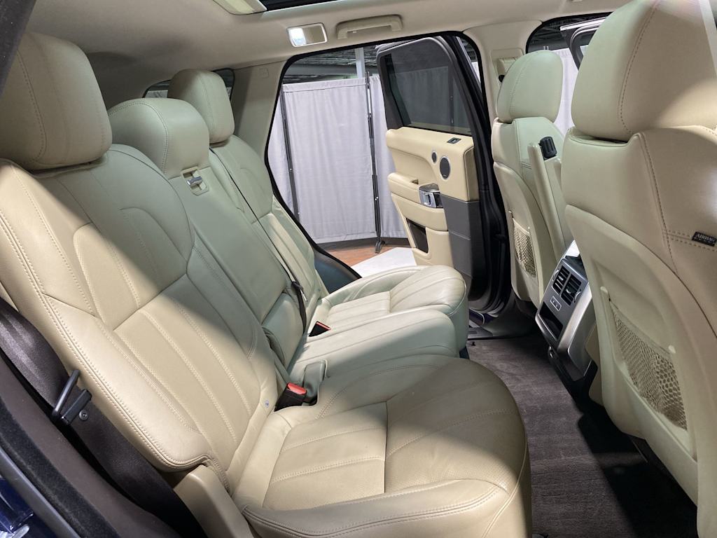 Thumbnail: 2016 Land Rover Range Rover Sport - 18