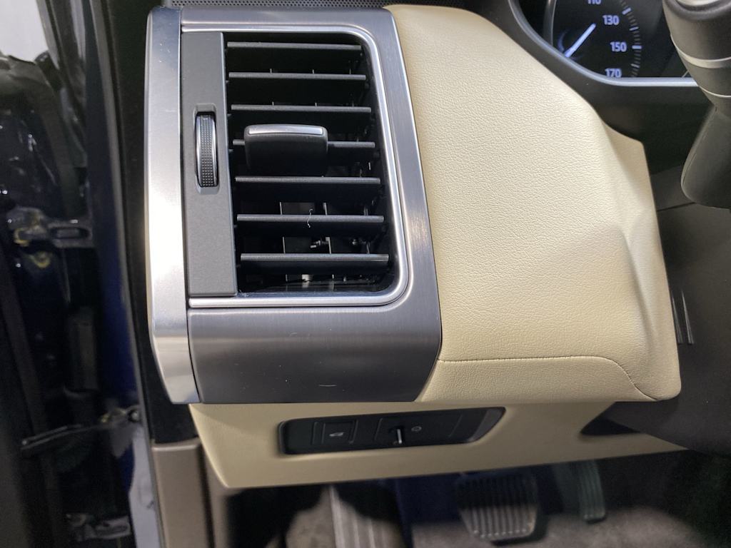 Thumbnail: 2016 Land Rover Range Rover Sport - 14