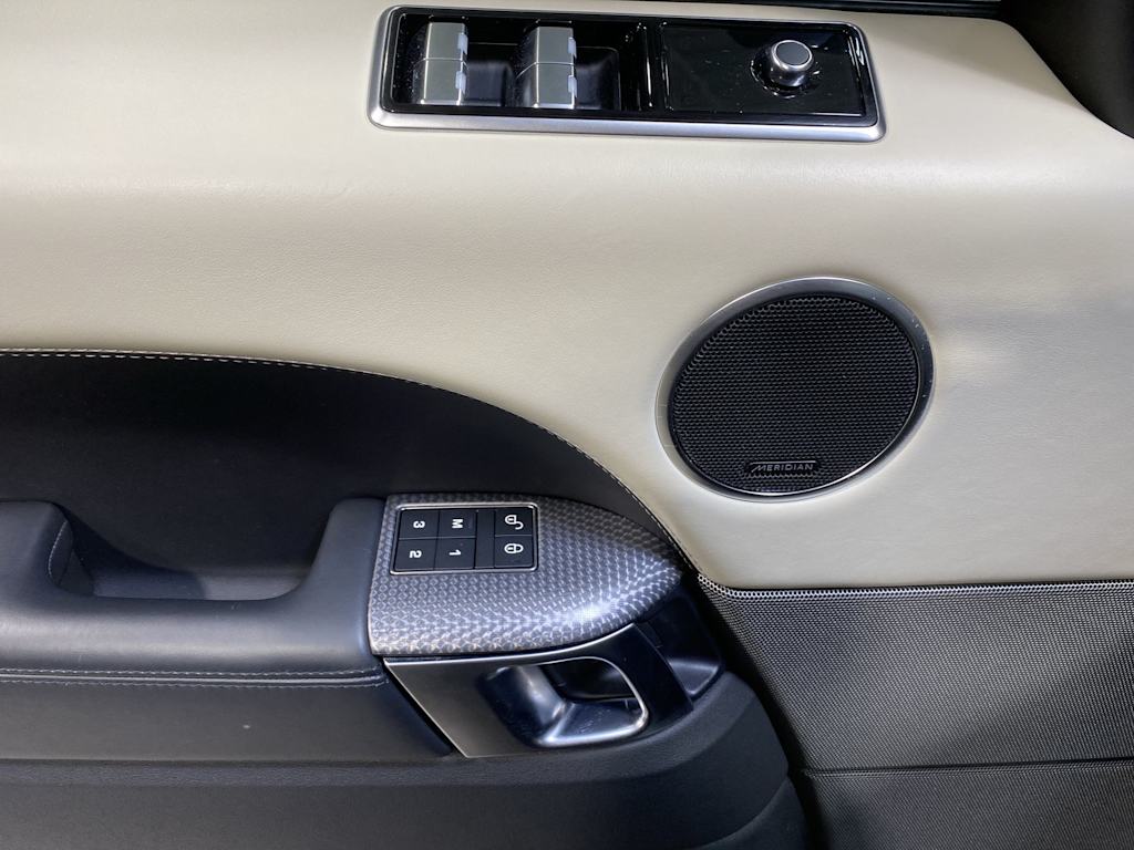 Thumbnail: 2020 Land Rover Range Rover Sport - 23