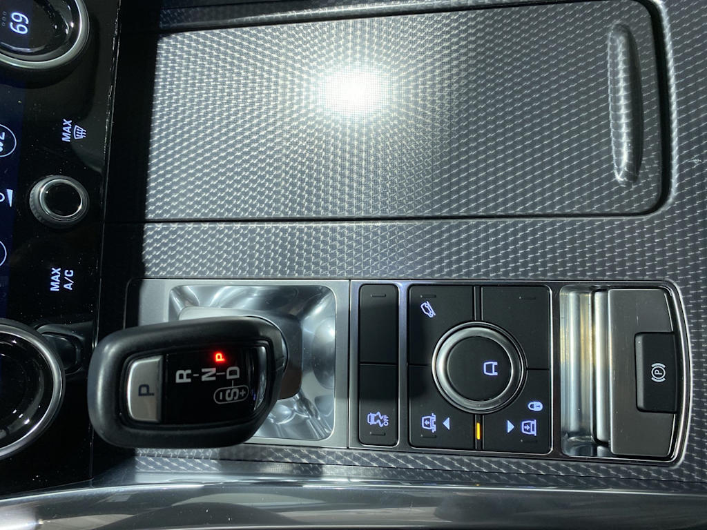 Thumbnail: 2020 Land Rover Range Rover Sport - 20
