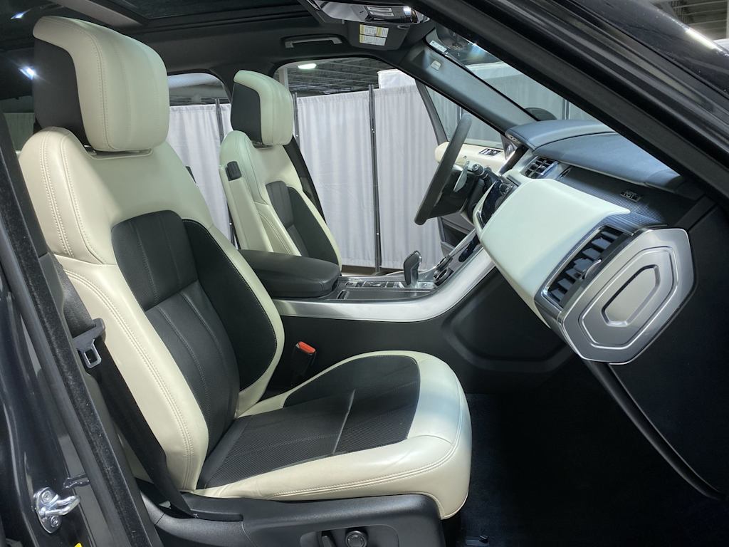 Thumbnail: 2020 Land Rover Range Rover Sport - 19