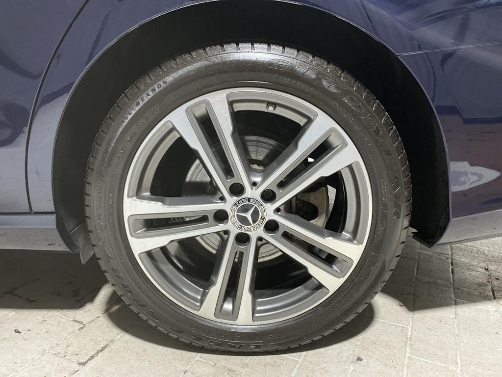 Thumbnail: 2021 Mercedes-Benz E-Class - 6