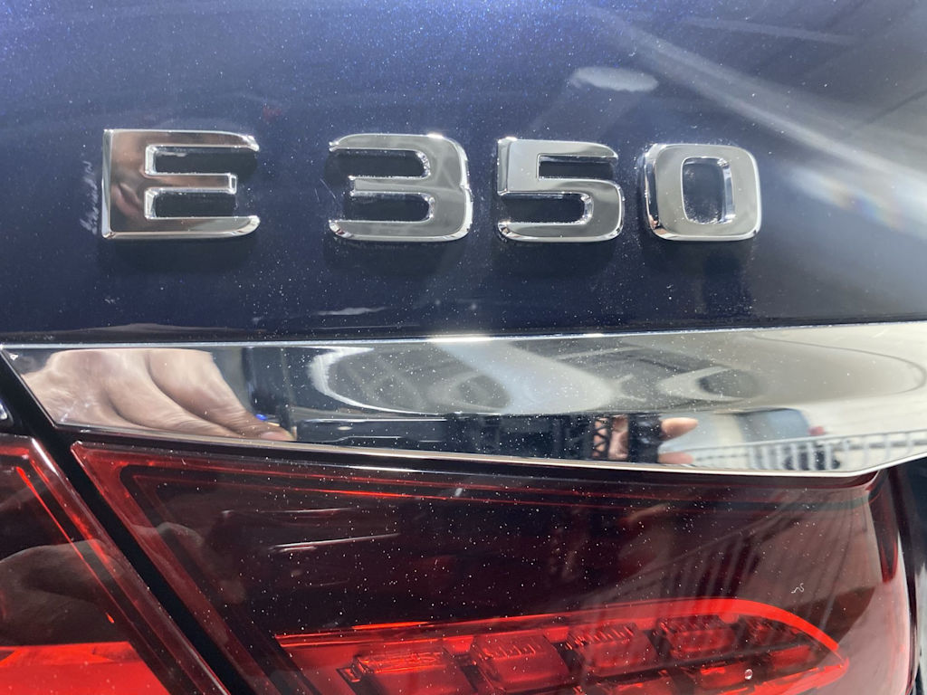 Thumbnail: 2021 Mercedes-Benz E-Class - 17
