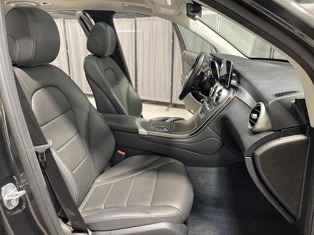 Thumbnail: 2021 Mercedes-Benz GLC - 18