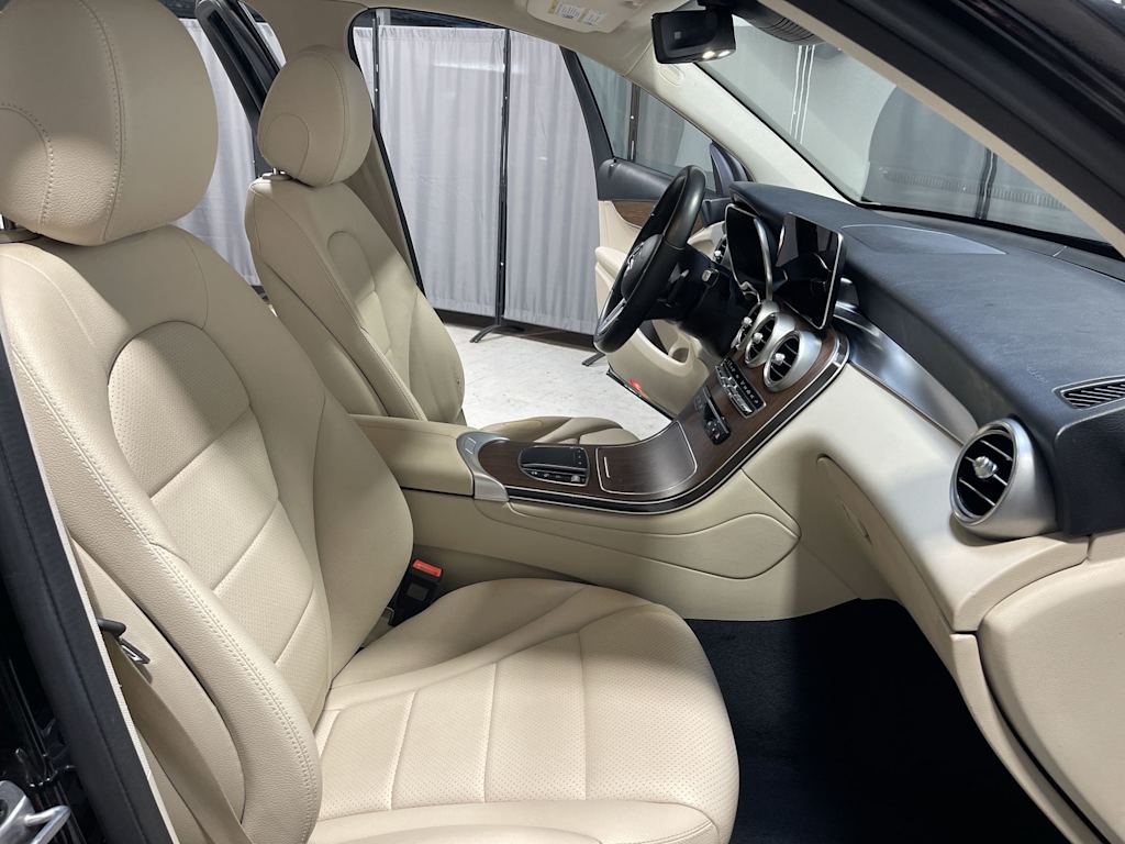 Thumbnail: 2022 Mercedes-Benz GLC - 21