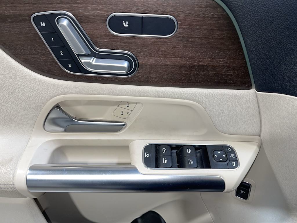Thumbnail: 2021 Mercedes-Benz GLA - 22