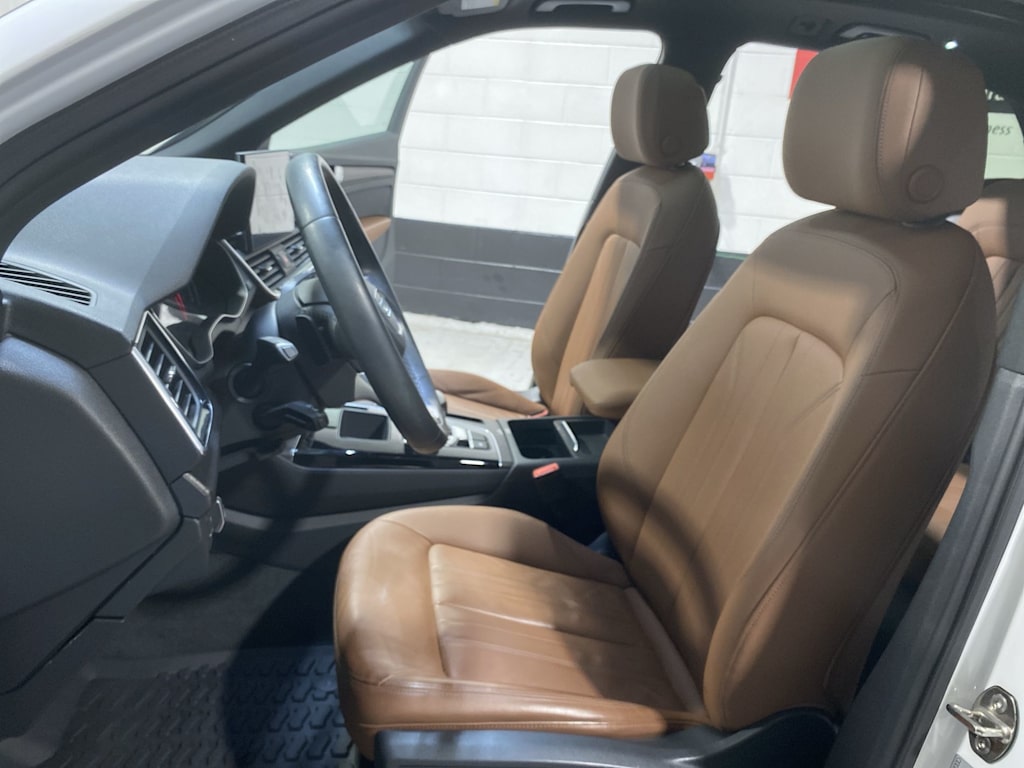 Thumbnail: 2021 Audi Q5 - 11
