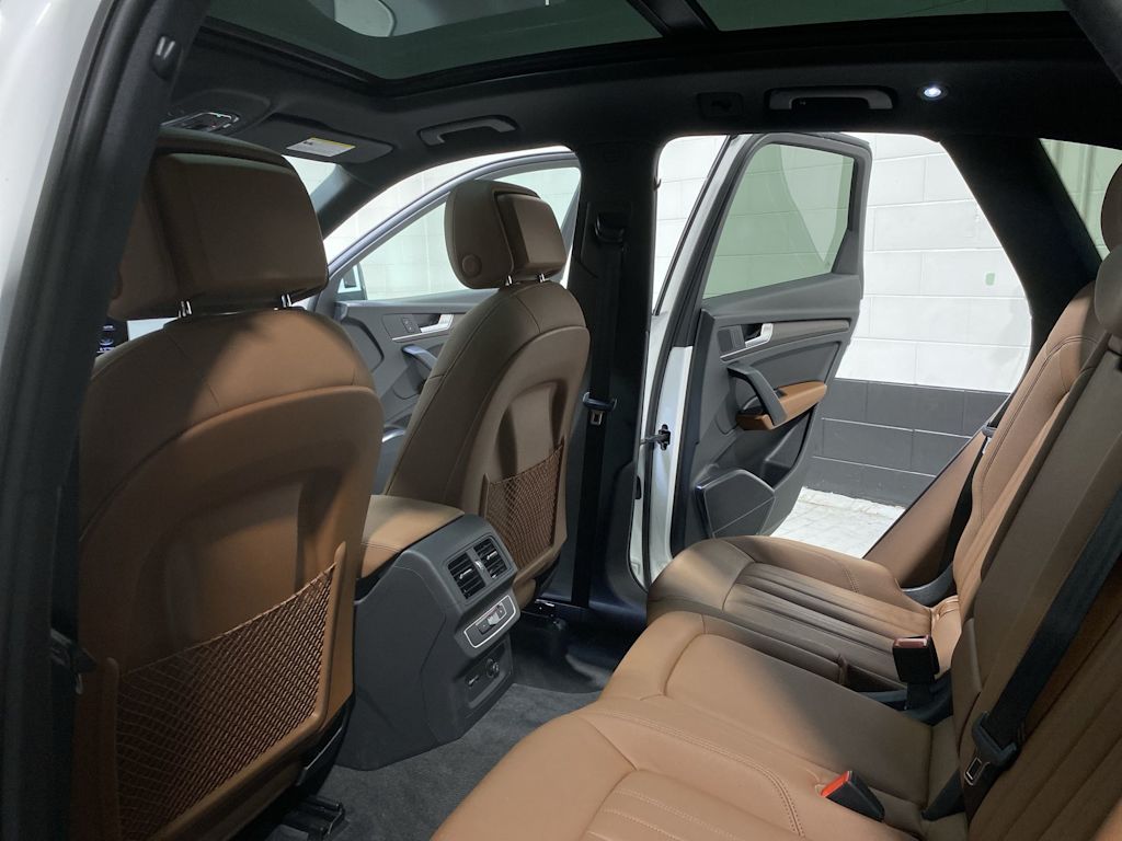 Thumbnail: 2021 Audi Q5 - 12