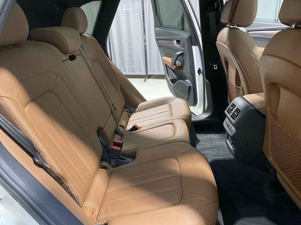 Thumbnail: 2021 Audi Q5 - 18