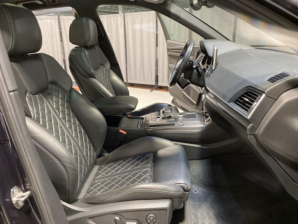 Thumbnail: 2019 Audi SQ5 - 20