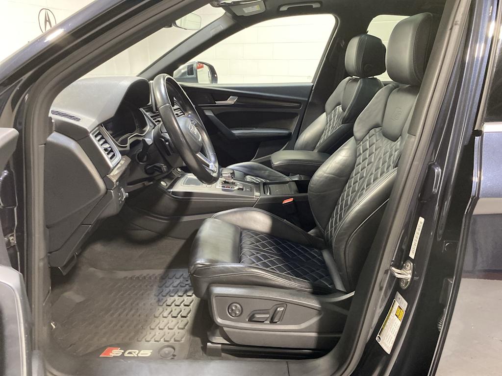 Thumbnail: 2019 Audi SQ5 - 11
