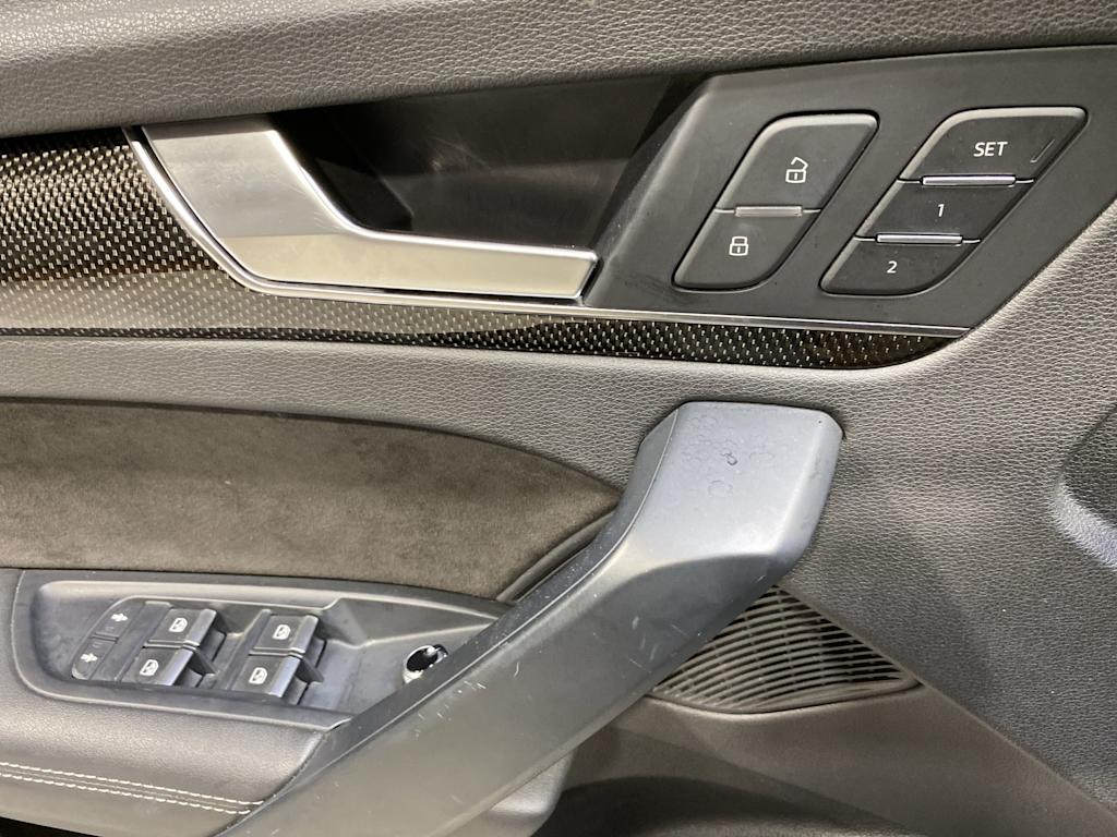 Thumbnail: 2019 Audi SQ5 - 23