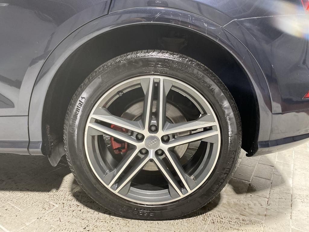 Thumbnail: 2019 Audi SQ5 - 8