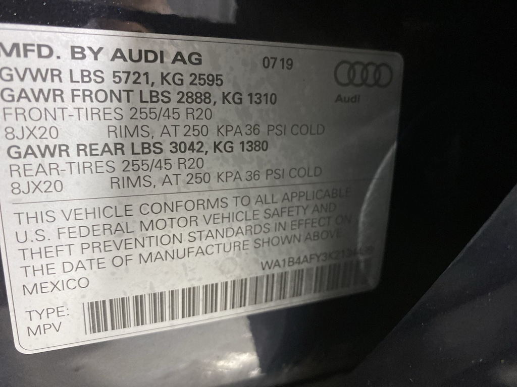 Thumbnail: 2019 Audi SQ5 - 18