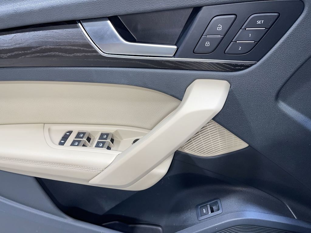 Thumbnail: 2020 Audi Q5 - 23