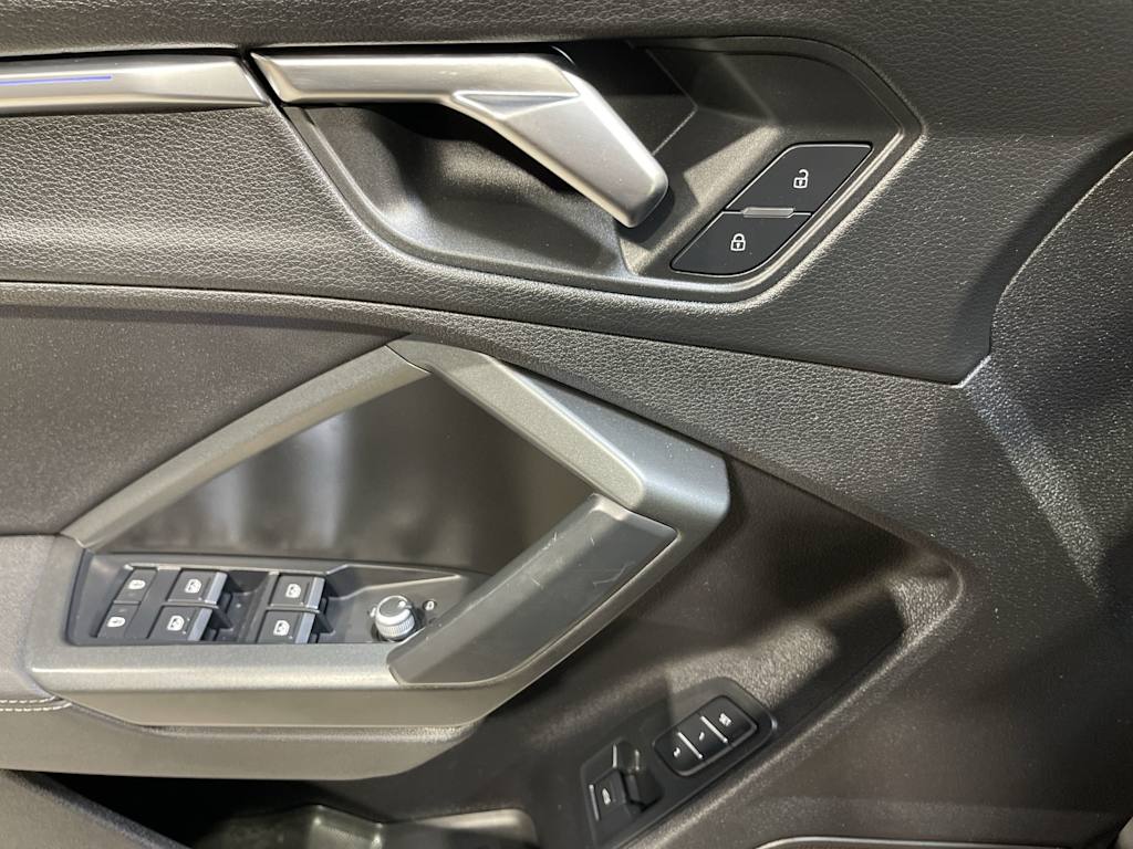 Thumbnail: 2022 Audi Q3 - 23