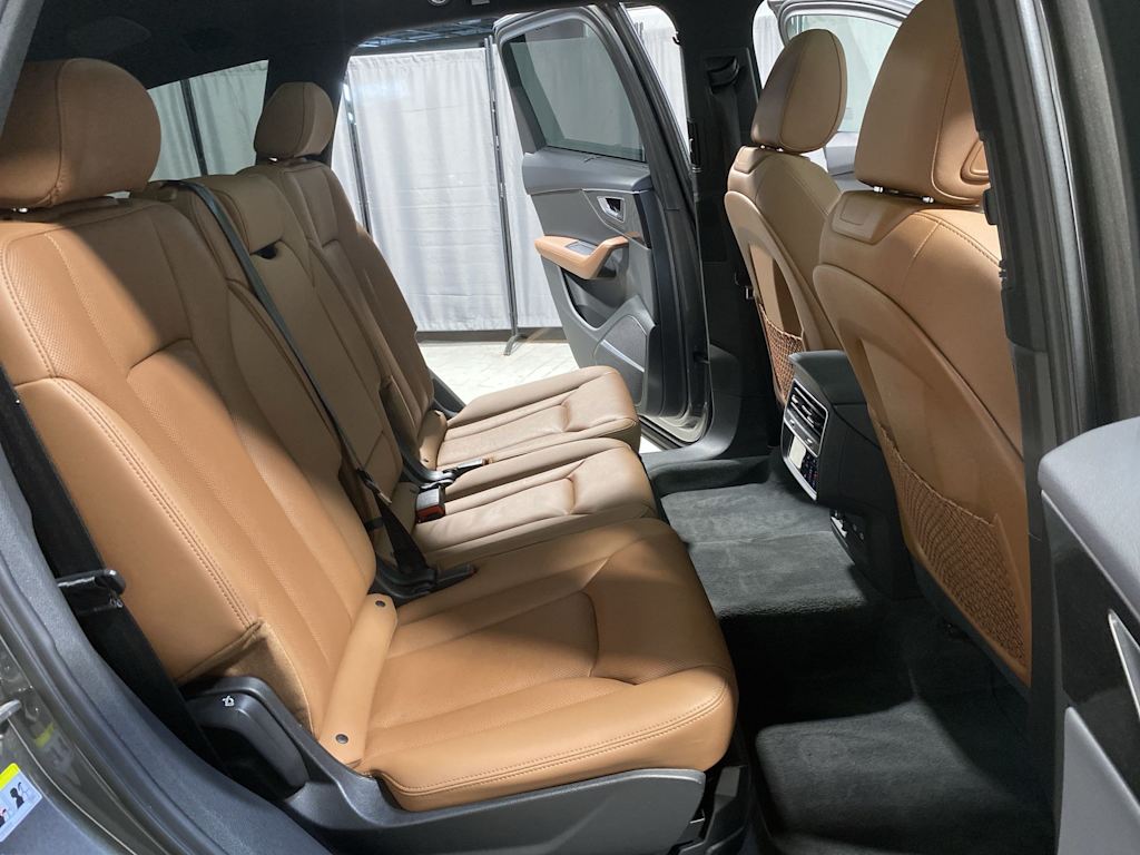Thumbnail: 2021 Audi Q7 - 19
