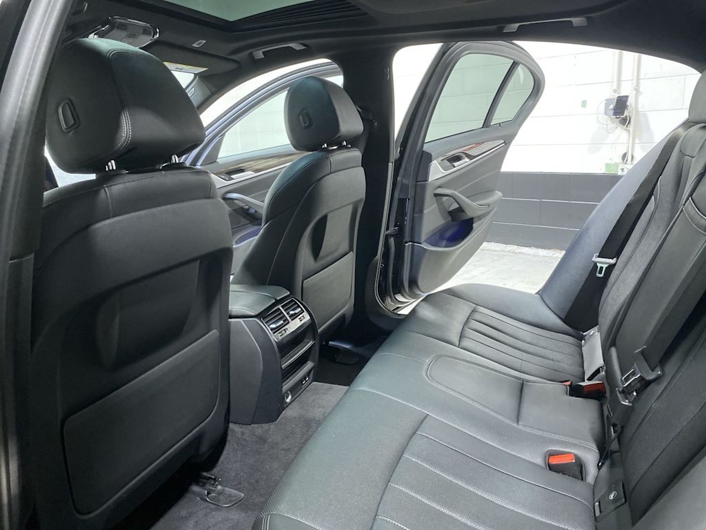 Thumbnail: 2021 BMW 5 Series - 13