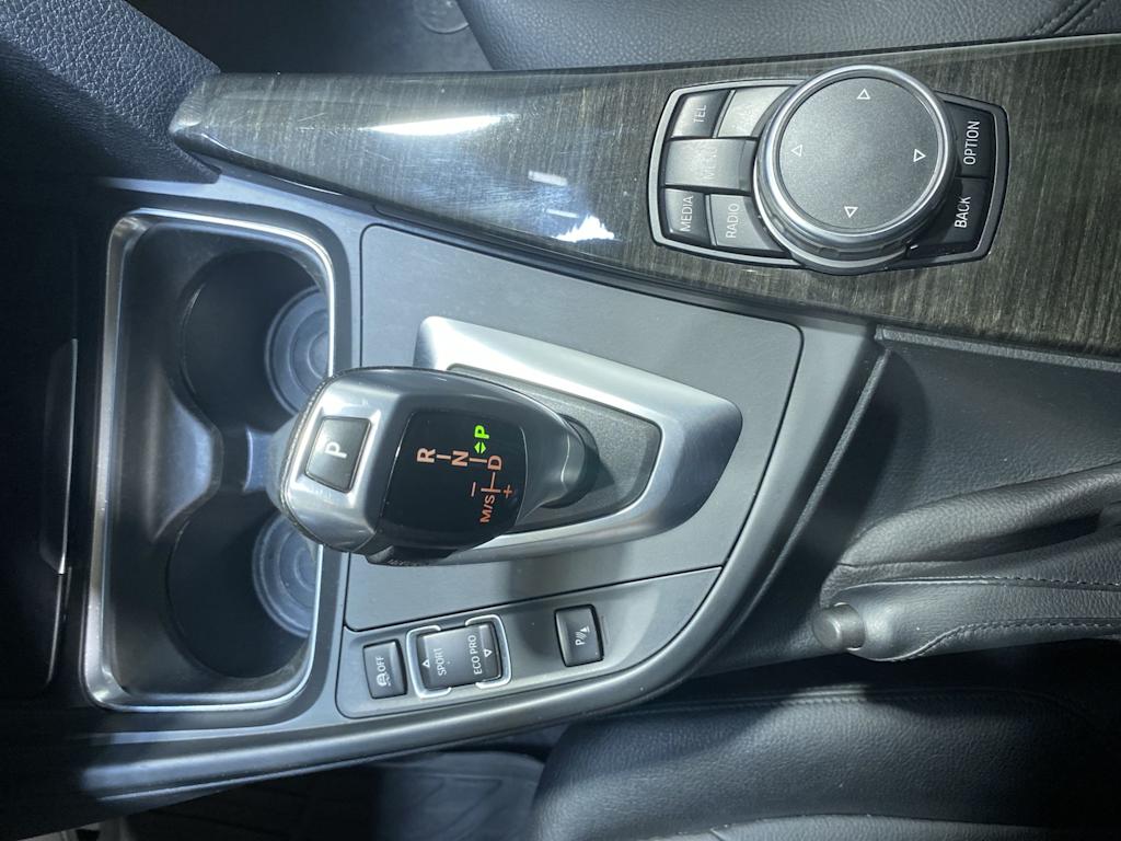 Thumbnail: 2015 BMW 3 Series - 21