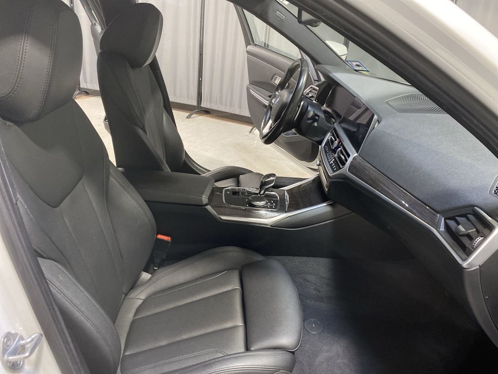 Thumbnail: 2019 BMW 3 Series - 21