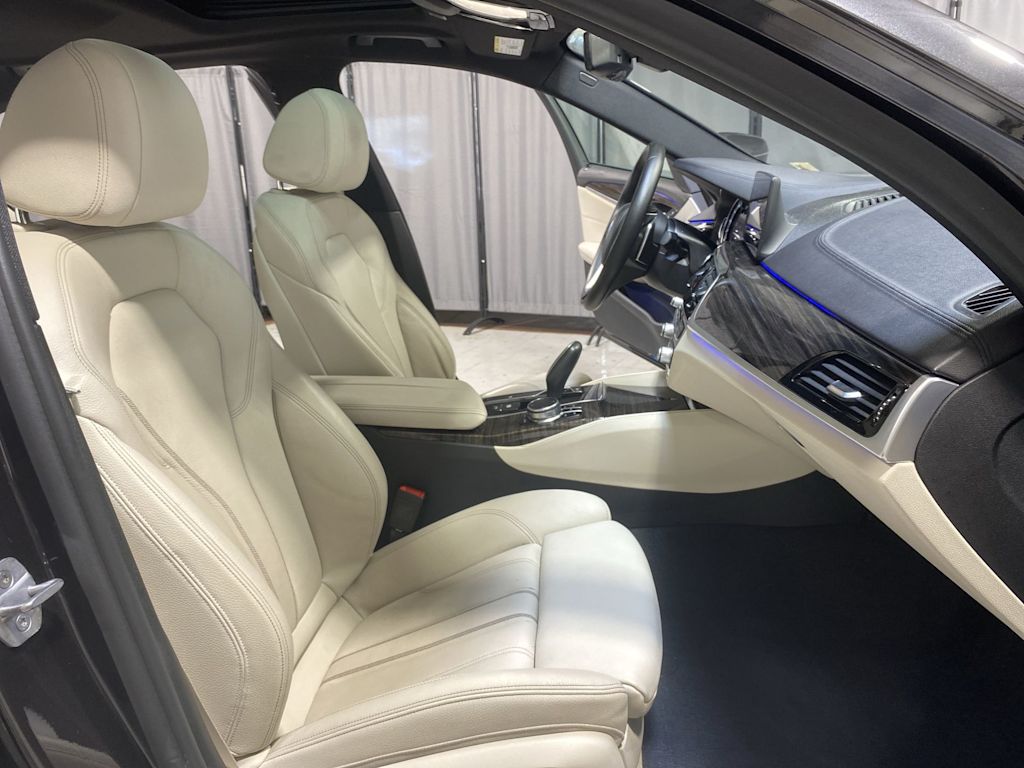 Thumbnail: 2017 BMW 5 Series - 19
