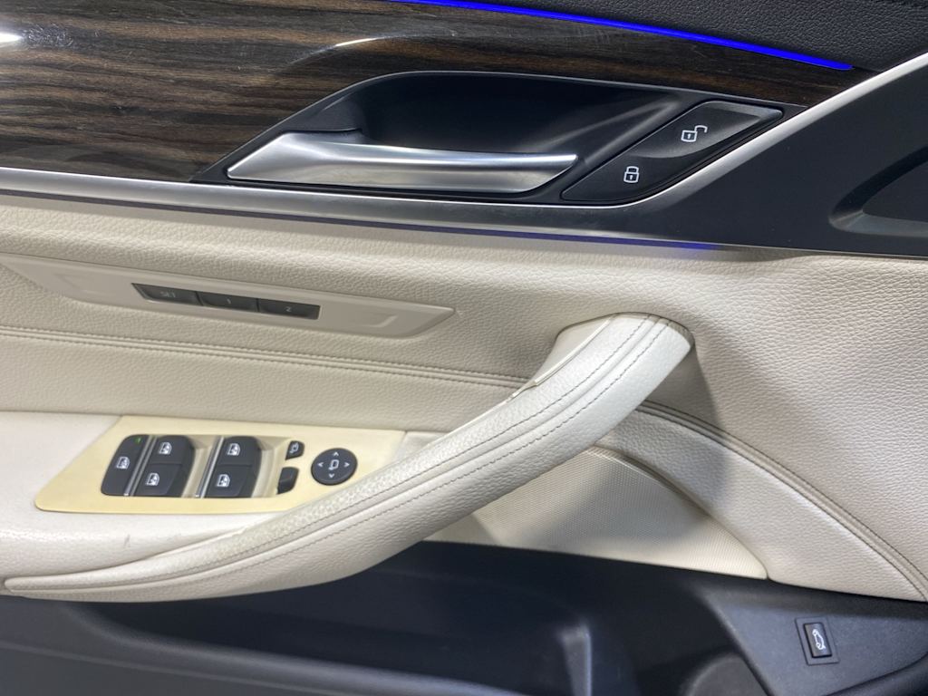 Thumbnail: 2017 BMW 5 Series - 22