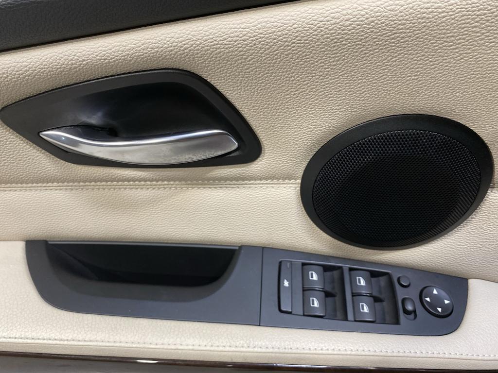 Thumbnail: 2012 BMW 3 Series - 23