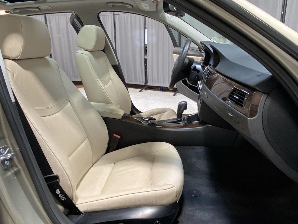 Thumbnail: 2012 BMW 3 Series - 20