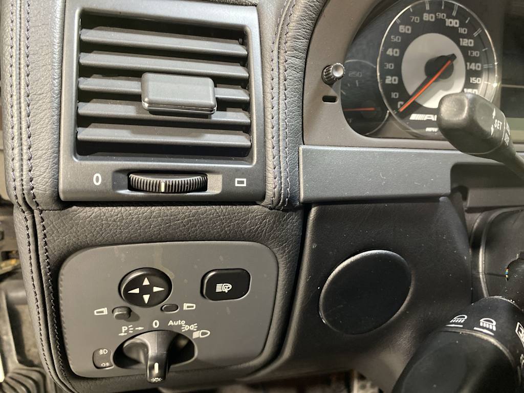 Thumbnail: 2010 Mercedes-Benz G-Class - 24