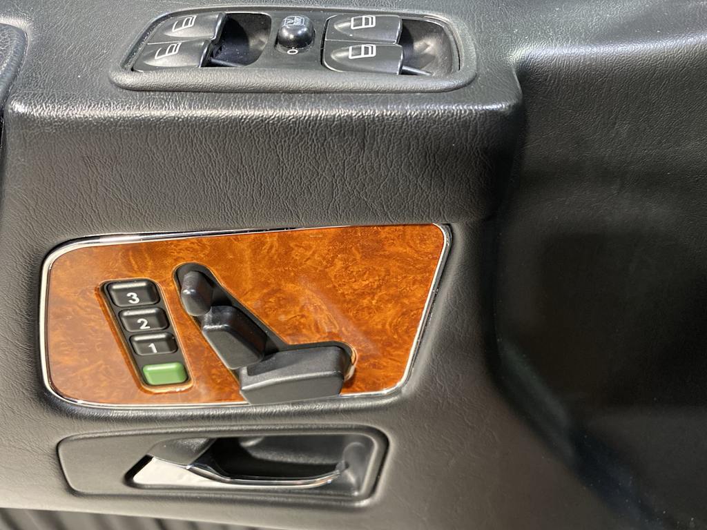 Thumbnail: 2010 Mercedes-Benz G-Class - 23