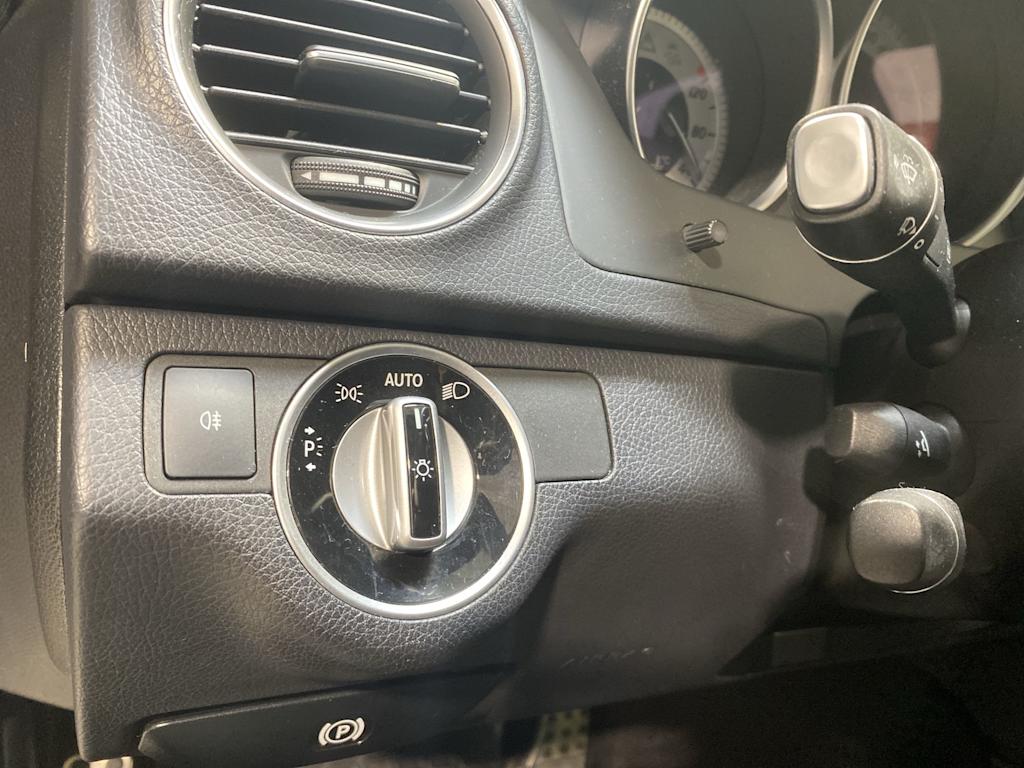 Thumbnail: 2013 Mercedes-Benz C-Class - 24