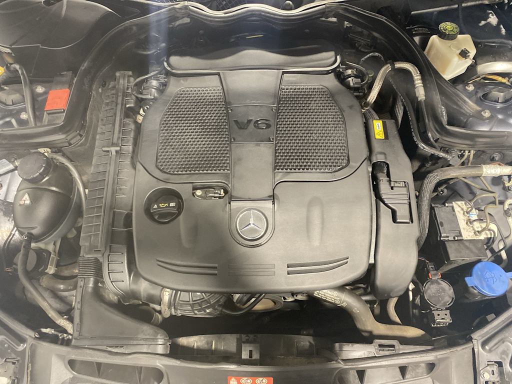 Thumbnail: 2013 Mercedes-Benz C-Class - 9