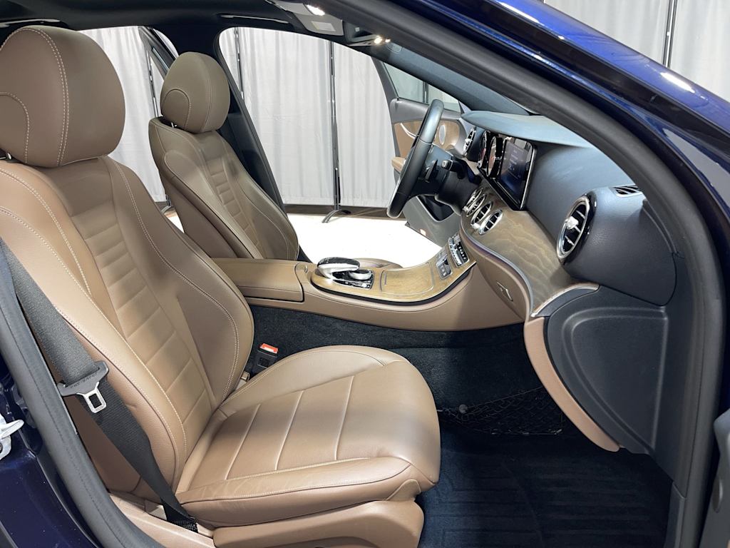 Thumbnail: 2019 Mercedes-Benz E-Class - 19