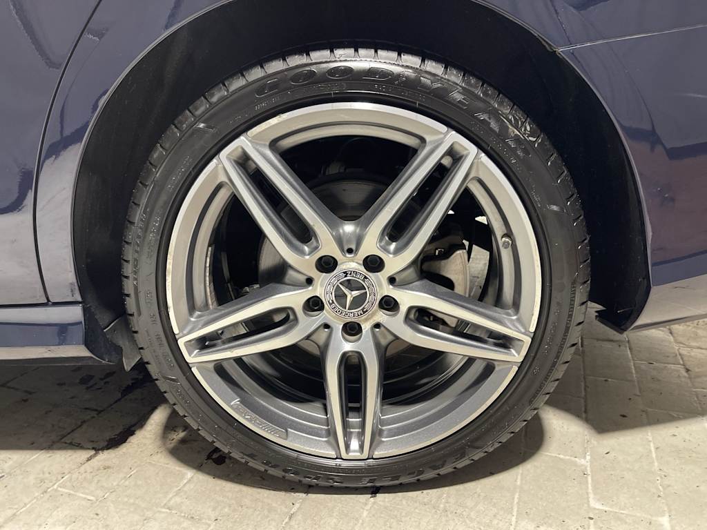 Thumbnail: 2019 Mercedes-Benz E-Class - 7