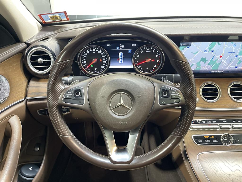 Thumbnail: 2018 Mercedes-Benz E-Class - 9