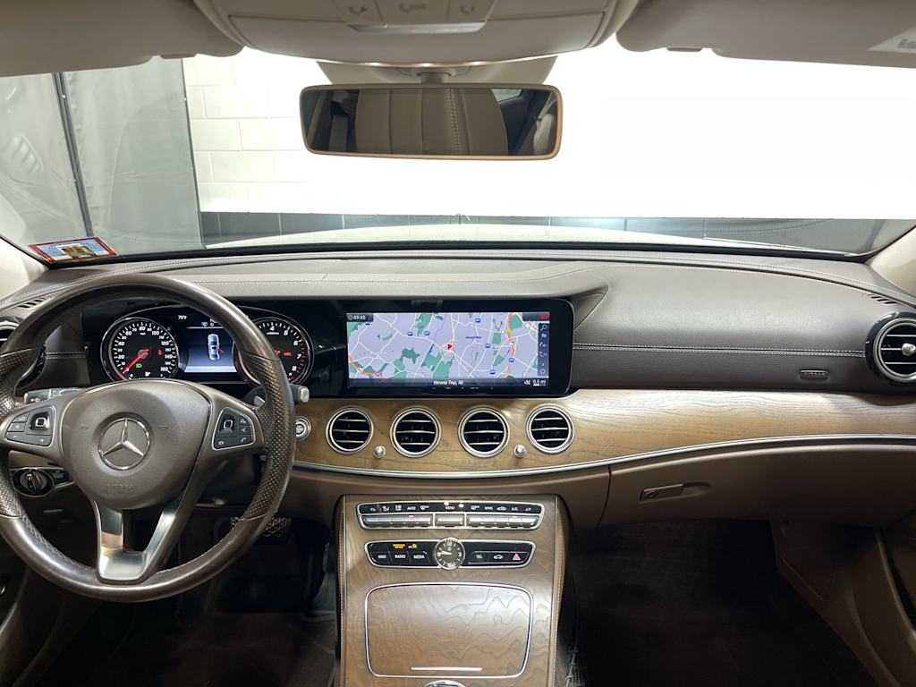 Thumbnail: 2018 Mercedes-Benz E-Class - 2
