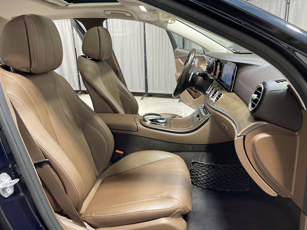 Thumbnail: 2018 Mercedes-Benz E-Class - 20