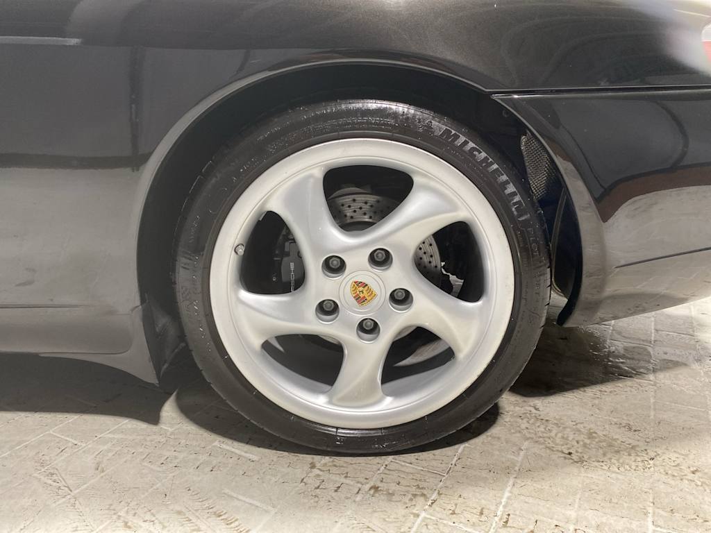 Thumbnail: 2000 Porsche 911 - 8