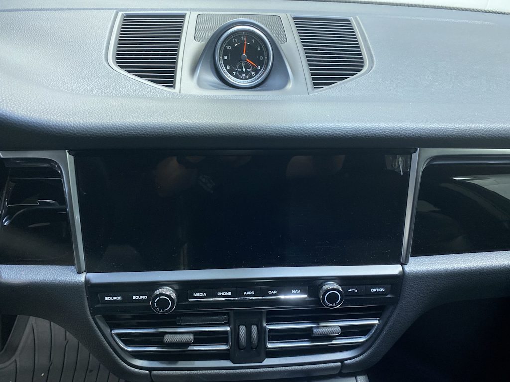 Thumbnail: 2021 Porsche Macan - 14