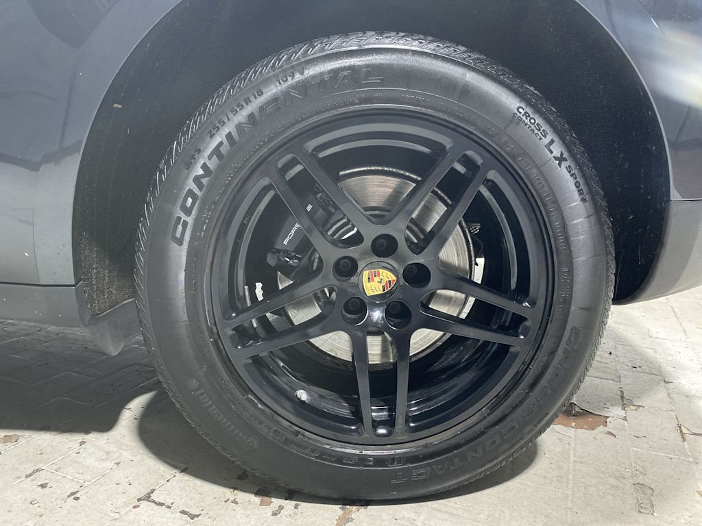 Thumbnail: 2021 Porsche Macan - 8