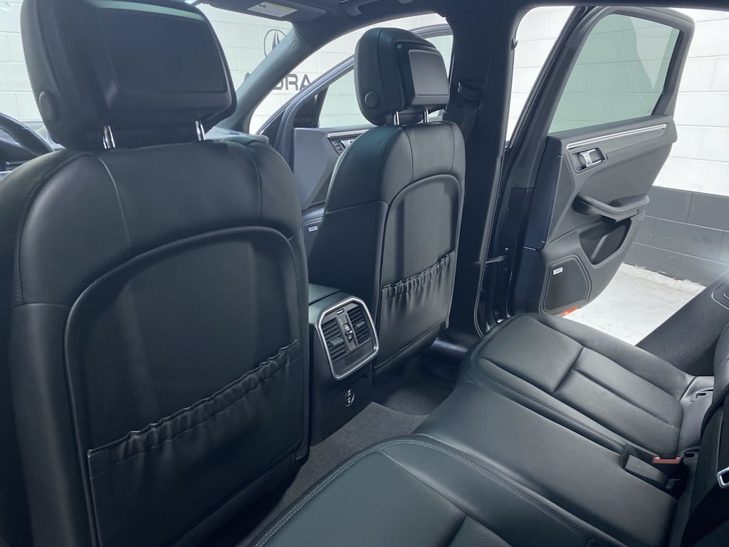Thumbnail: 2021 Porsche Macan - 13