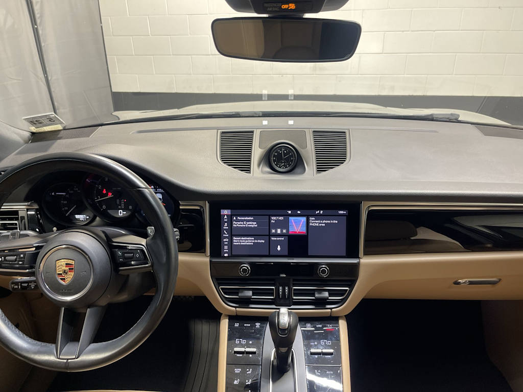 Thumbnail: 2022 Porsche Macan - 2