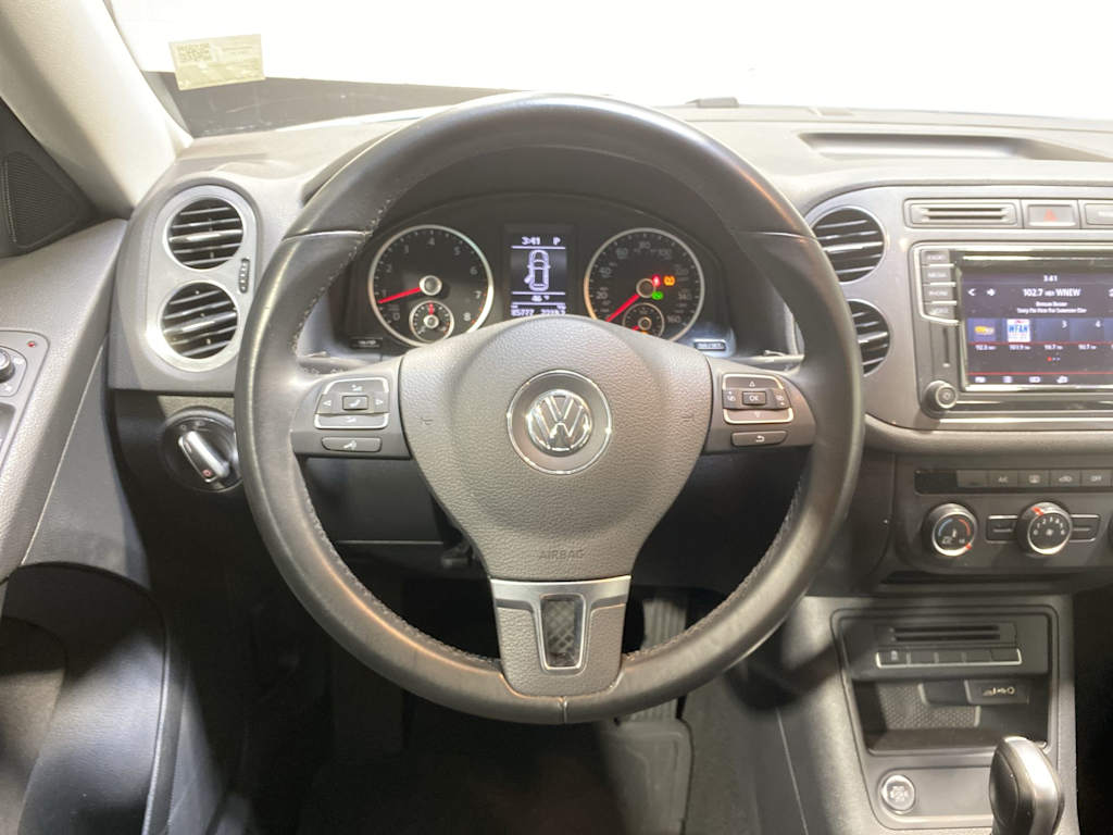 Thumbnail: 2017 Volkswagen Tiguan - 10